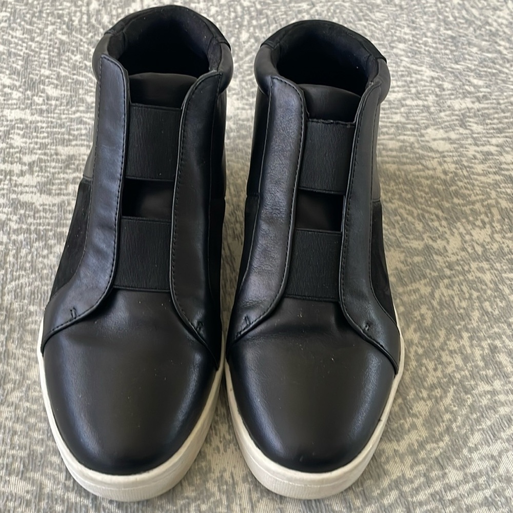 Vionic Wedge Tennis/Boots Size 8